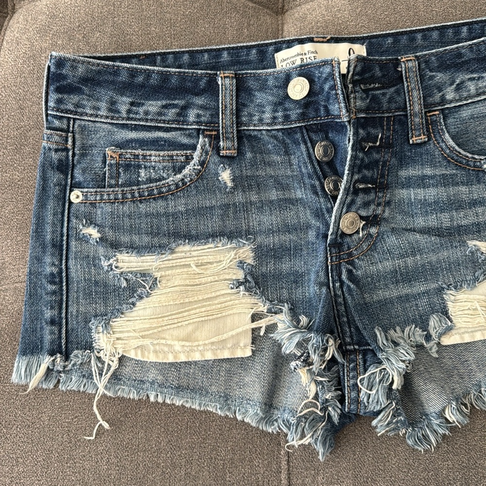 Abercrombie & Fitch Low Rise women’s short - Picture 3 of 5